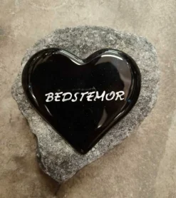 BEDSTEMOR, Sort Glashjerte På Granitsten