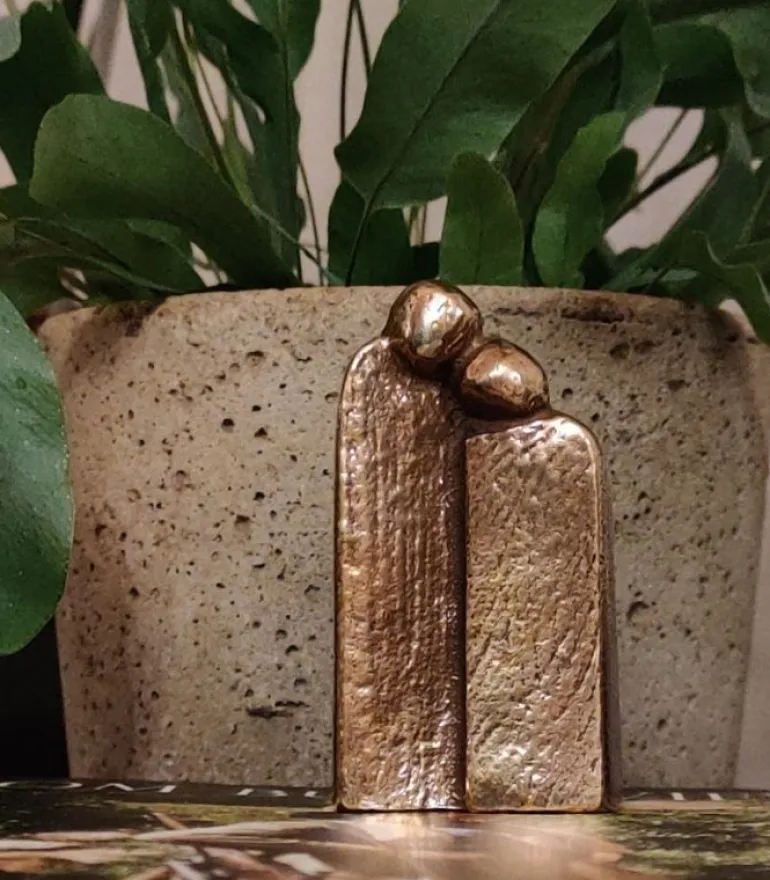 Bronzefigurer Et Par, kærlighed og omsorg