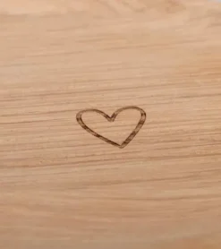 Egetræ, Oval tallerken med hjerte