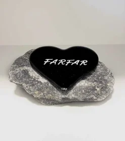 Farfar, Sort Glashjerte På Granitsten