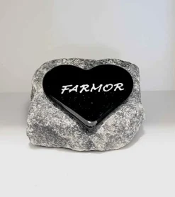 Farmor, Sort Glashjerte På Granitsten