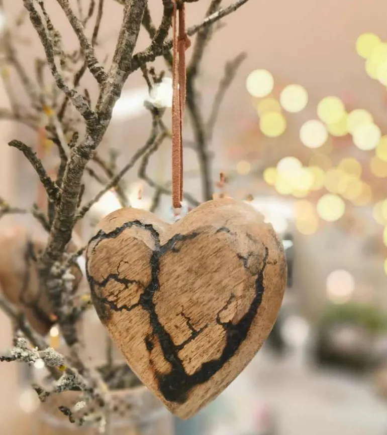 Hjerteophæng i mangotræ, 11 cm