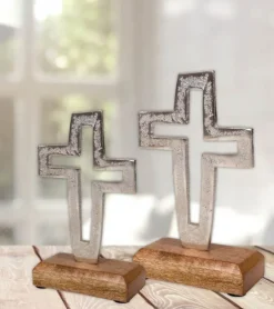 Kors i aluminium på træfod, Lille