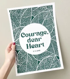 Linoleumstryk: Courage, dear Heart C.S. Lewis, A3 Plakat, Grøn
