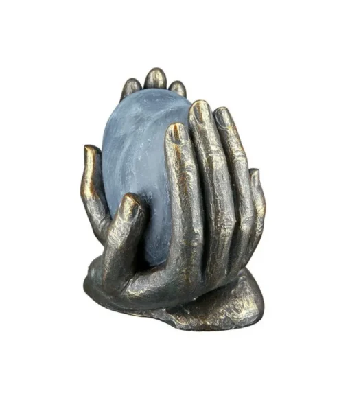 Skulptur: Hjerte i hænder
