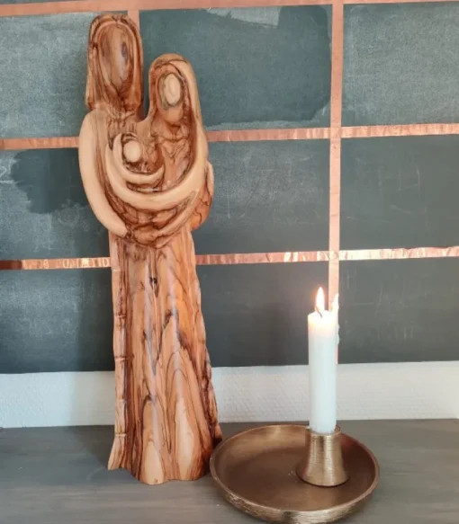 Skulptur: Julekrybbe i oliventræ, 40 cm
